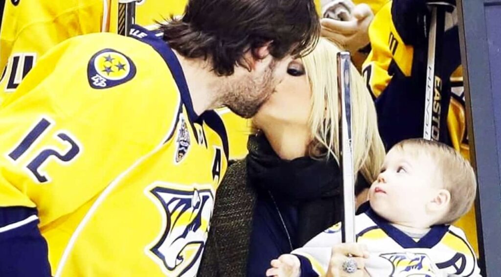 7 Times Carrie Underwood & Mike Fisher Were Too Cute To Handle
