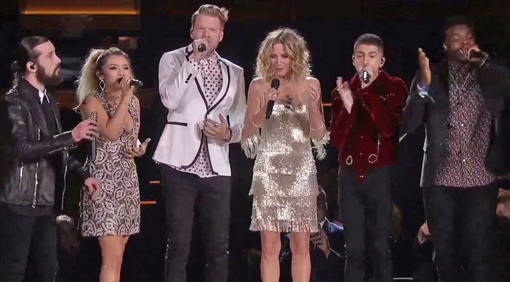 Jennifer Nettles & Pentatonix Honor Dolly Parton With “Jolene” At 2016
