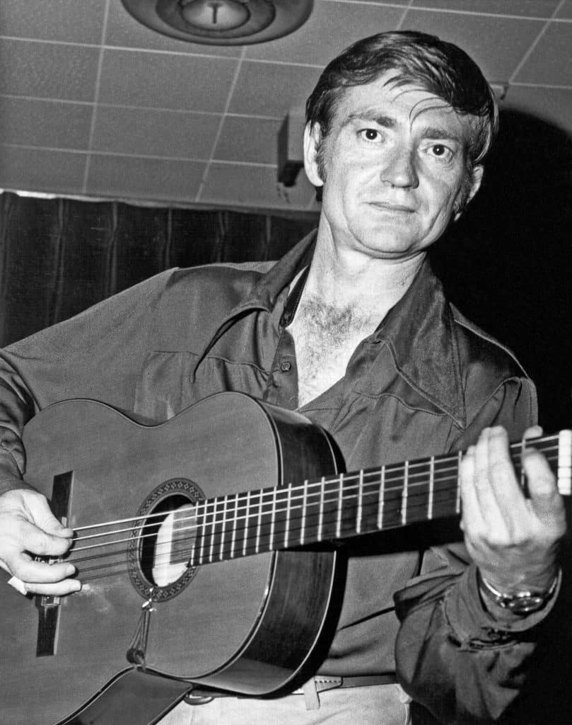 When Willie Nelson was young, he had short hair and was clean shaven