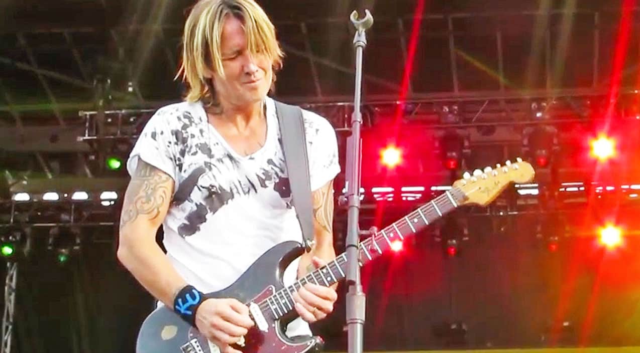 Keith Urbans Killer Guitar Solo Rocks Indy 500 To The Moon Country