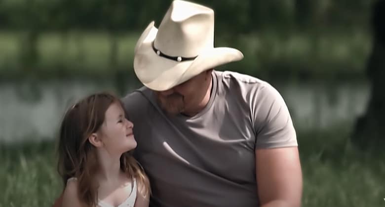 Country Songs About Dads - Trace Adkins and his daughter in the video for "Just Fishin'"