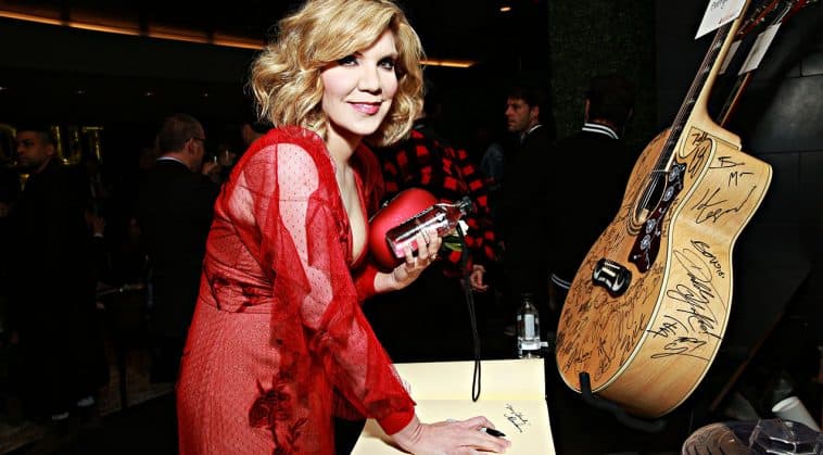 alison krauss scores country legend for new tour