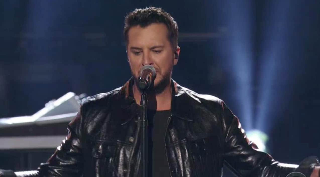 Luke Bryan Embraces Wife Caroline In The Middle Of 2019 ACM Performance