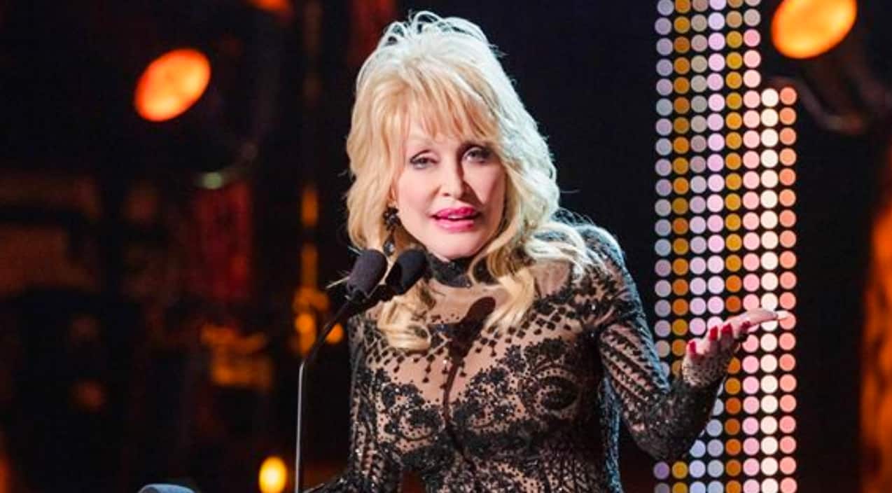 Dolly Parton Refuses To Talk About Politics - Even When Asked