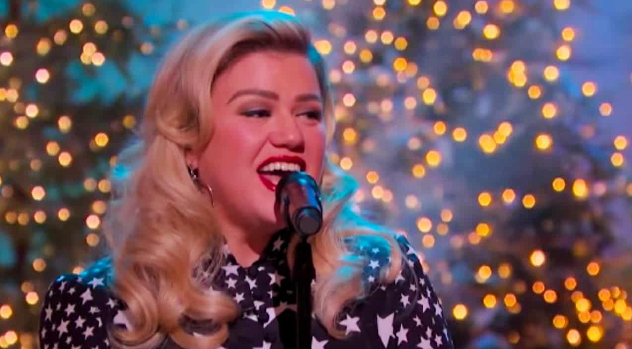 Kelly Clarkson Covers Brenda Lee’s “Rockin’ Around The