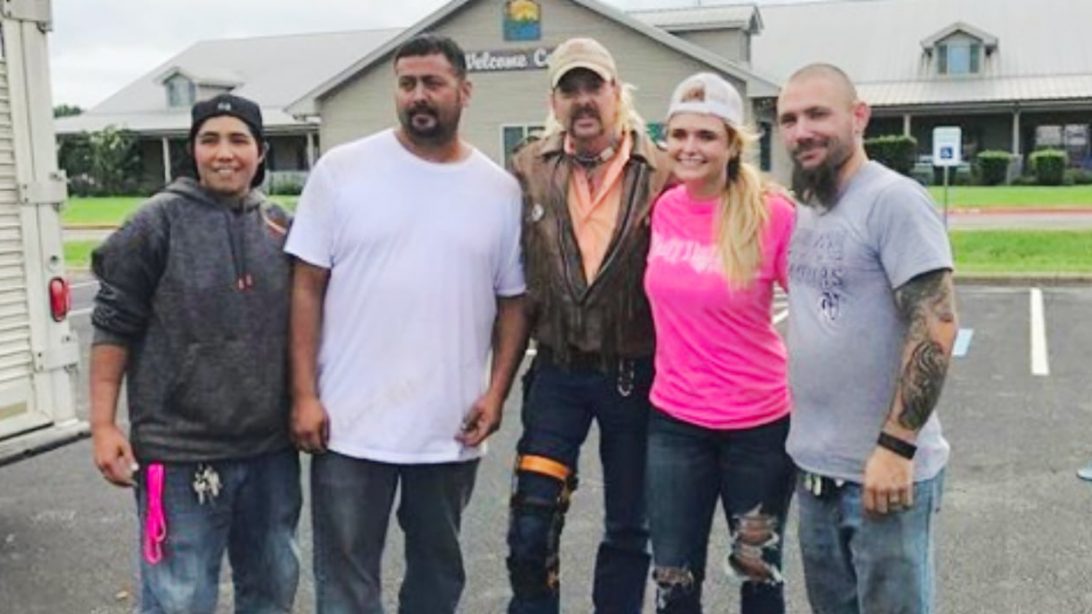 Miranda Lambert Posts Throwback Photos With “Tiger King” Joe Exotic