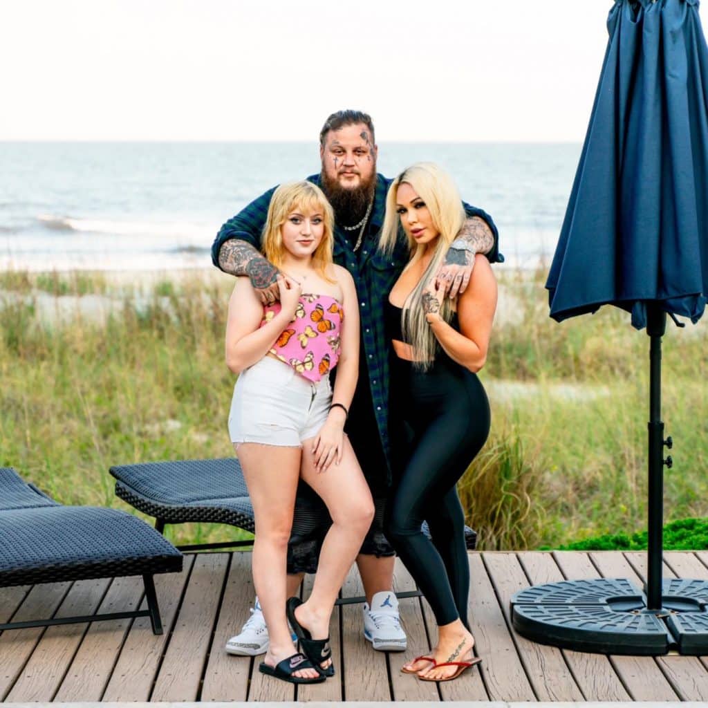 Photo of Jelly Roll with his daughter, Bailee, and wife, Bunnie Xo