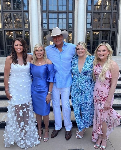 Alan Jackson and his wife Denise with their daughters Mattie, Ali, and Dani