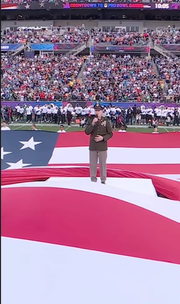 Craig Morgan singing the national anthem