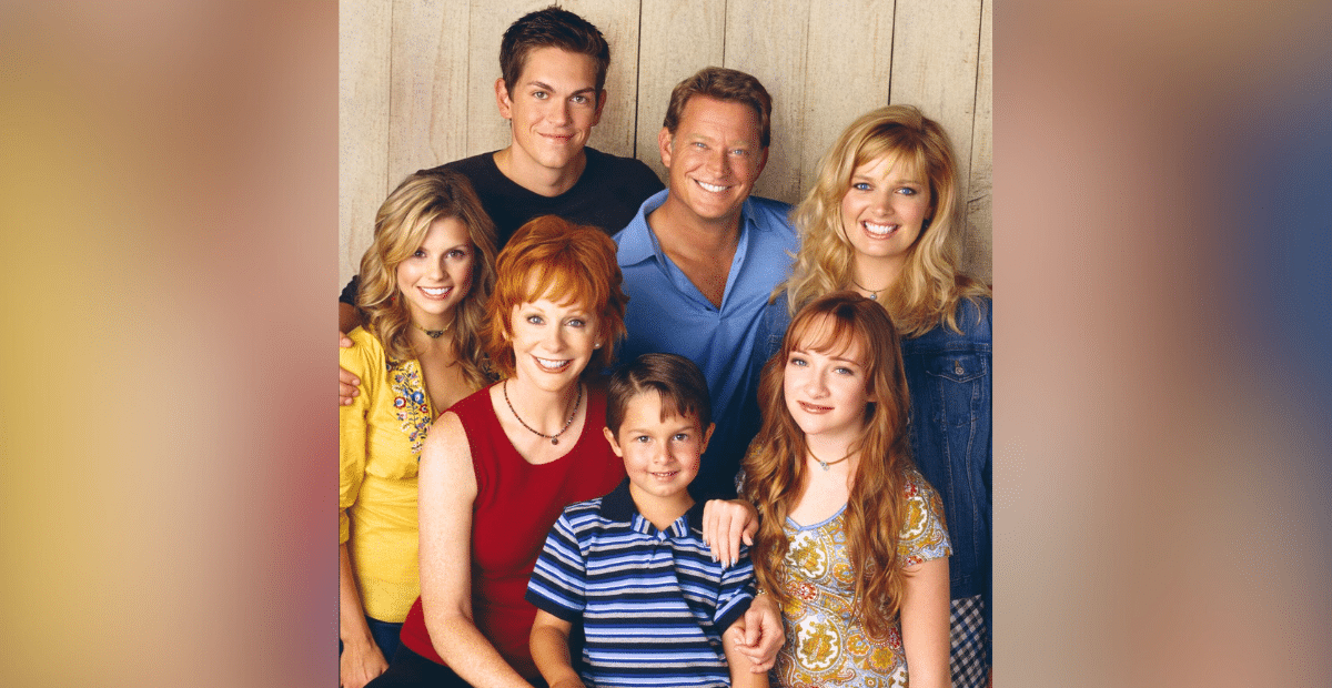 Reba McEntire Set To Reunite With “Reba” Co-Star For New Show