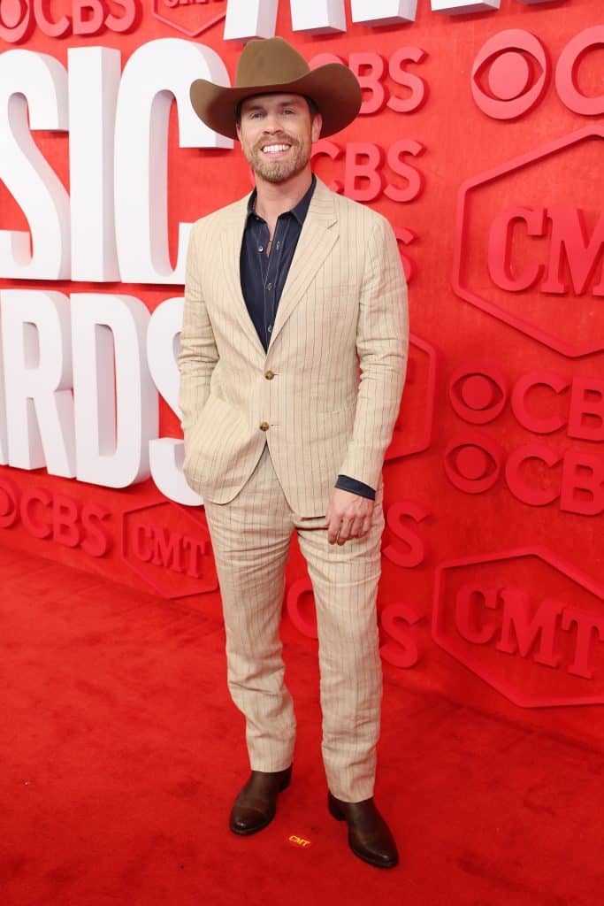Dustin Lynch was one of the best-dressed artists at the 2024 CMT Music Awards