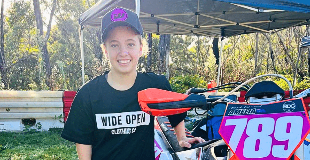 15-Year-Old Dirt Bike Rider Tragically Dies Following Mid-Race Crash