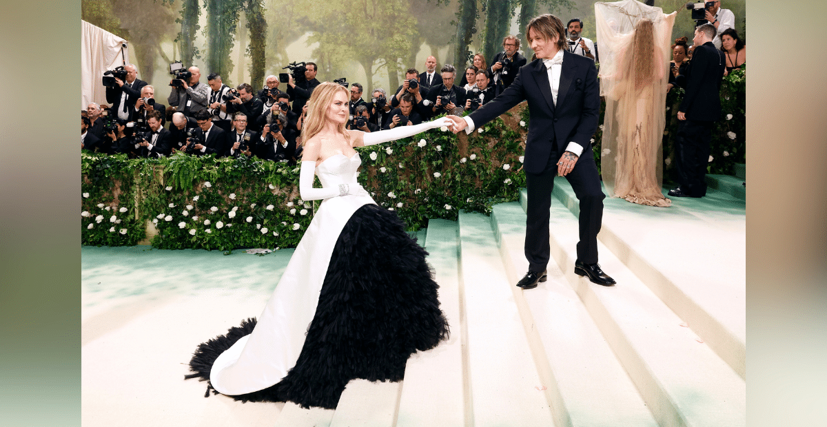 Keith Urban & Nicole Kidman Make Spectacular Entrance At 2024 Met Gala