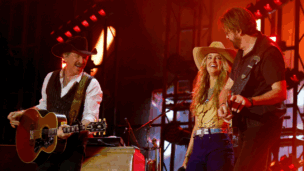 lainey wilson and brooks and dunn at cma fest