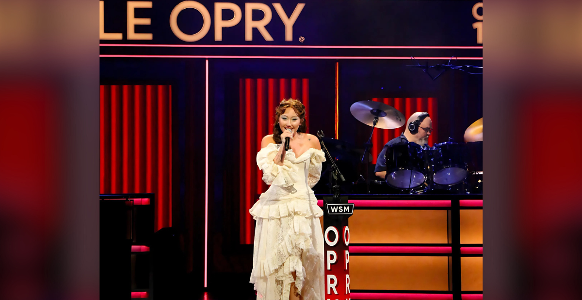 Noah Cyrus Celebrates Opry Debut During Night She’ll “Never(02)