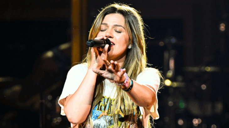 Kelly Clarkson, in Vegas, shortly before she sold a stake in her music catalog