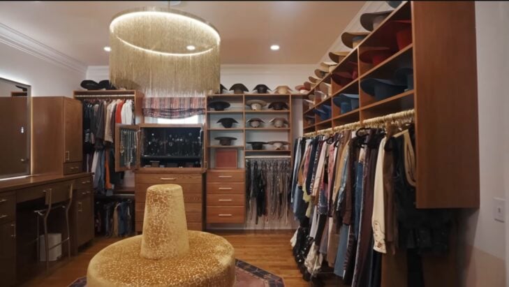 lainey wilson closet