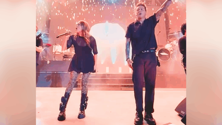 On October 1 in Nashville, Tennessee country artist Carrie Underwood joined rock band Papa Roach during their show to perform their powerful rendition of "Leave A Light On (Talk Away The Dark)."