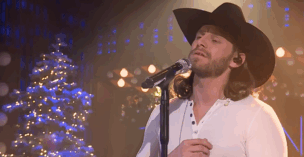 Country artist Warren Zeiders performed his rendition of the hymn "How Great Thou Art" on "The Kelly Clarkson Show," with Zeiders singing the song to reflect the true meaning of Christmas.